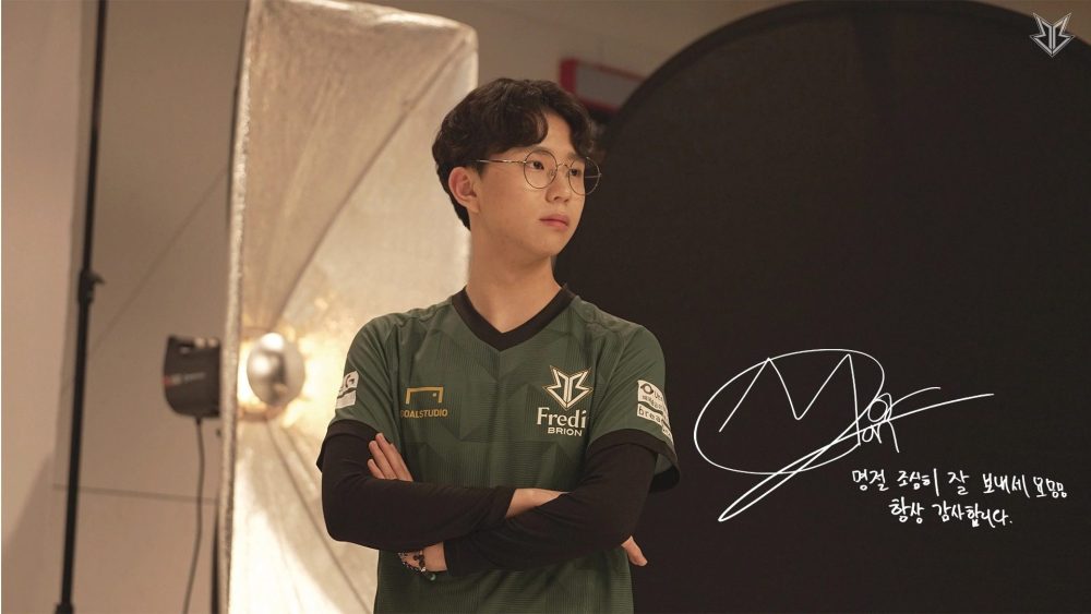 photo-1716618545989 photo-1716618545989