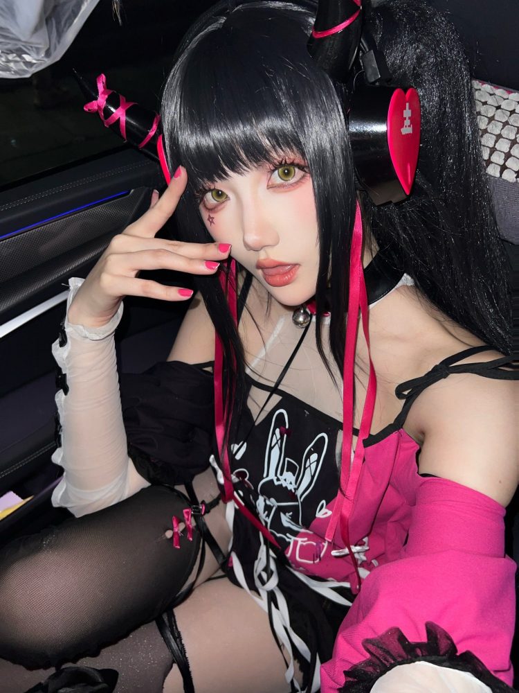 photo-1726633487325 photo-1726633487325