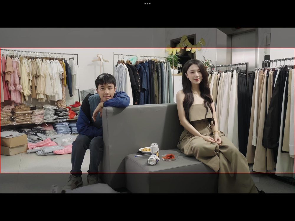 photo-1727946122704 photo-1727946122704