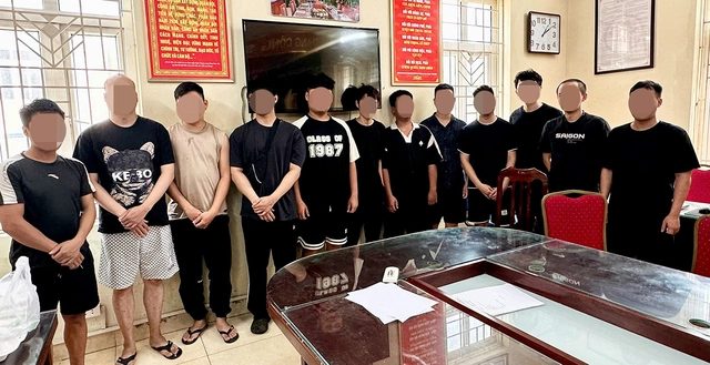 photo-1728607753572 photo-1728607753572