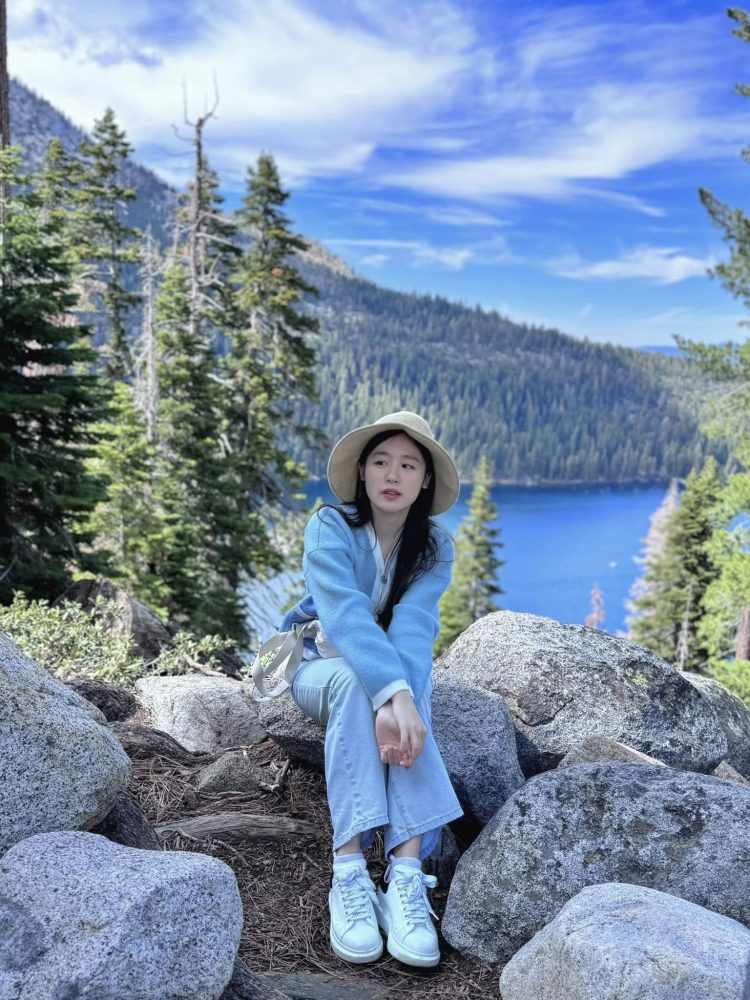 photo-1729050054897 photo-1729050054897