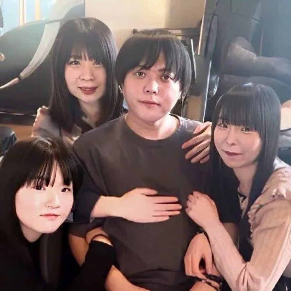 photo-1729315096656 photo-1729315096656