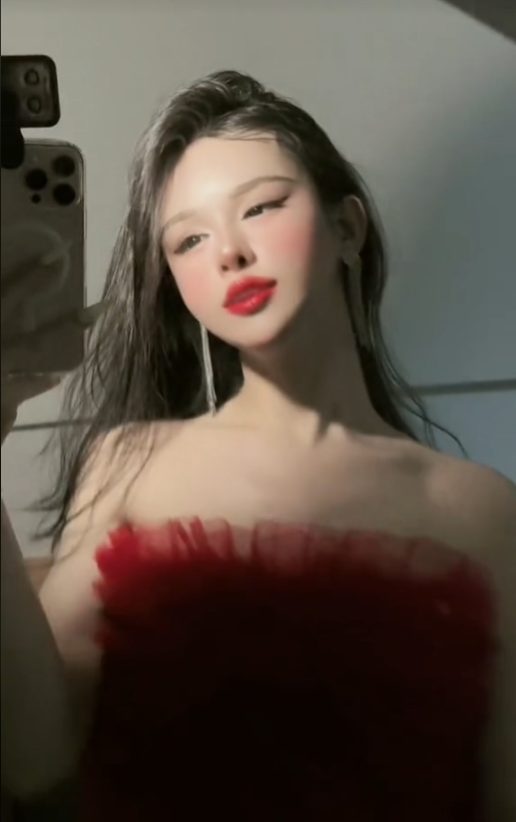 photo-1731311642822 photo-1731311642822