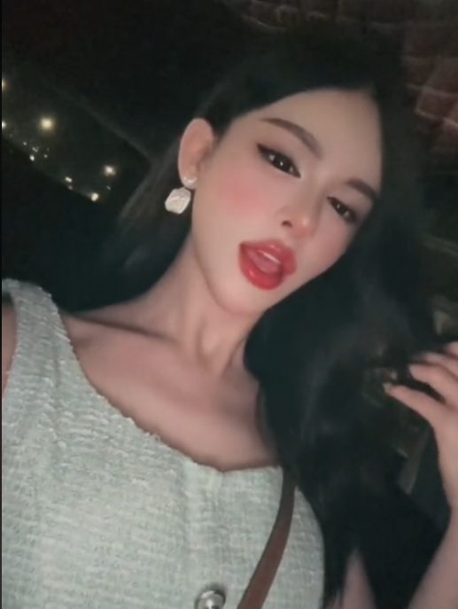 photo-1731311715990 photo-1731311715990