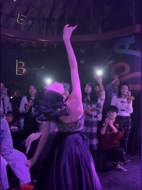 photo-1734495485040 photo-1734495485040