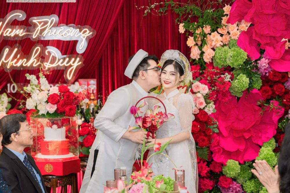 photo-1734748639898 photo-1734748639898