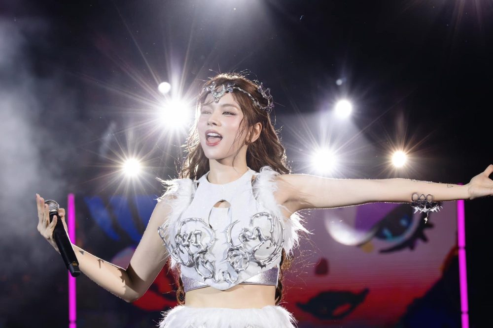 Thánh nữ DJ ngày càng nóng bỏng sau một năm chia tay tình cũ- Ảnh 3. Thánh nữ DJ ngày càng nóng bỏng sau một năm chia tay tình cũ- Ảnh 3.