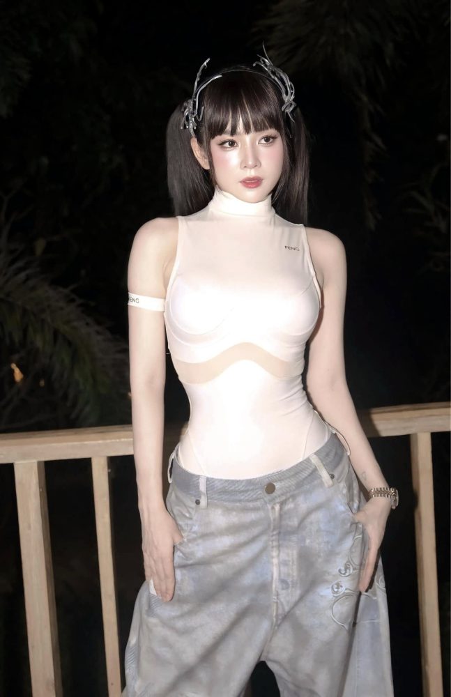 Thánh nữ DJ ngày càng nóng bỏng sau một năm chia tay tình cũ- Ảnh 5. Thánh nữ DJ ngày càng nóng bỏng sau một năm chia tay tình cũ- Ảnh 5.