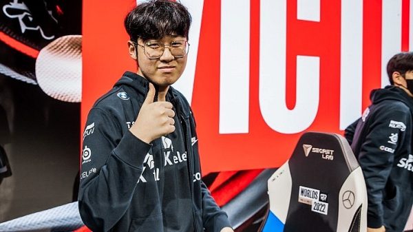 Zeus chính thức đầu quân cho HLE giữa tâm bão drama với T1 photo 3 166658605488022971664020241121105657