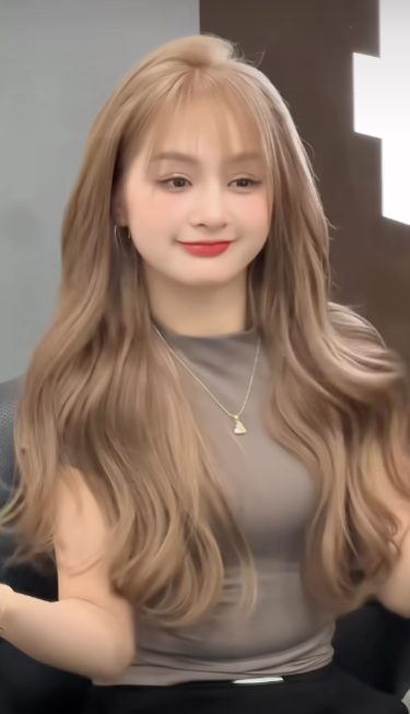 Khoe giao diện bản final, Gấm Kami có pha hớ hênh cực xấu hổ, không kịp chỉnh - Ảnh 3. Khoe giao diện bản final, Gấm Kami có pha hớ hênh cực xấu hổ, không kịp chỉnh - Ảnh 3.