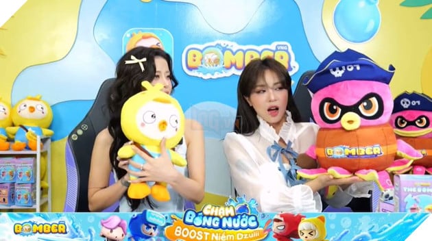 MisThy va Hoang Diep Anh (Bank) vuot chong gai, say hi voi Bomber VNG 2 MisThy và Hoàng Diệp Anh Bank vượt chông gai, say hi với Bomber VNG 2