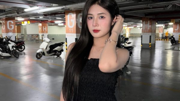 Quỳnh Alee đăng ảnh khoe chân dài váy ngắn sexy, trắng đẹp miên man 27 Quỳnh Alee đăng ảnh khoe chân dài váy ngắn sexy, trắng đẹp miên man q3jpg