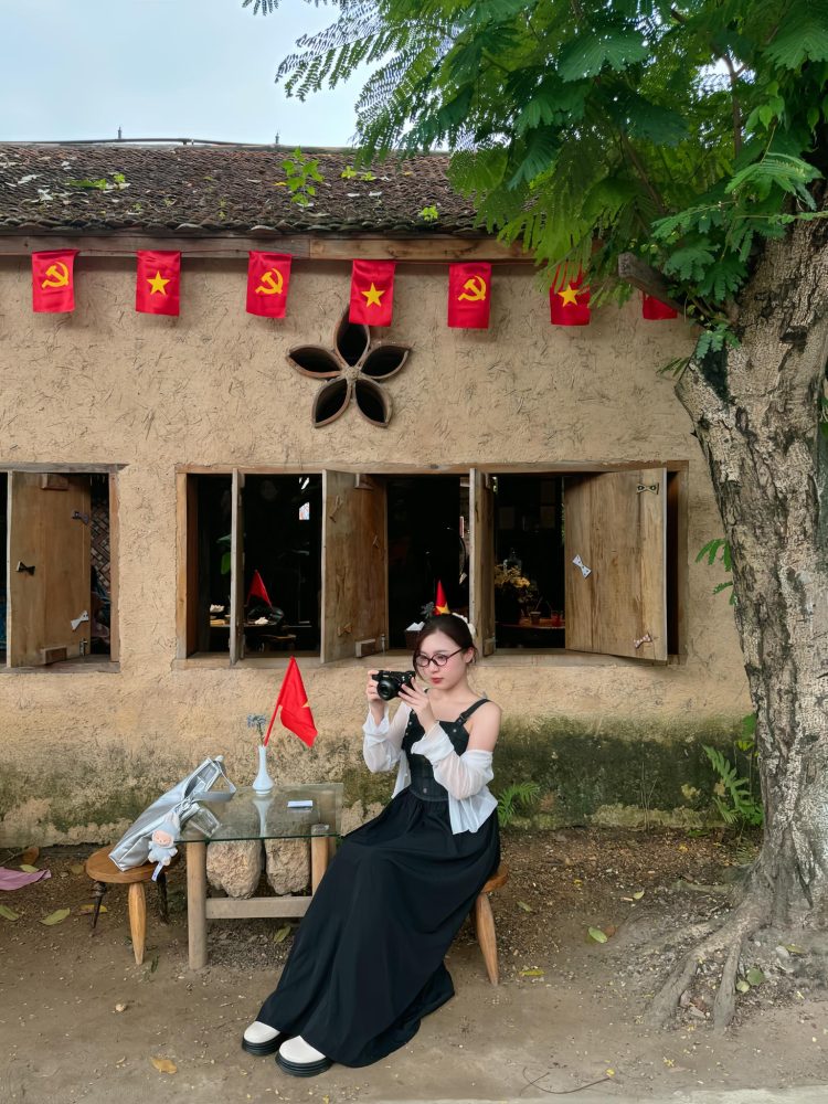 r4 MC Phương Thảo xinh đẹp, đáng yêu nhận được "cơn mưa" lời khen từ cộng đồng game thủ r4