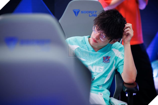 LMHT: Scout lai tiep tuc bi doi no, chua ro tuong lai se di ve dau LMHT: Scout lại tiếp tục bị đòi nợ, chưa rõ tương lai sẽ đi về đâu