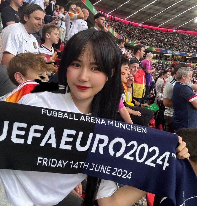 Nhan sắc nổi bật của gái xinh người Việt sẵn sàng chi trăm triệu để làm điều đặc biệt tại EURO- Ảnh 2. Nhan sắc nổi bật của gái xinh người Việt sẵn sàng chi trăm triệu để làm điều đặc biệt tại EURO- Ảnh 2.