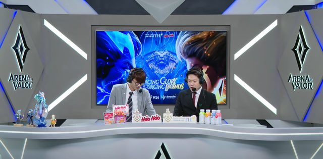 MC Phương Thảo gặp sự cố