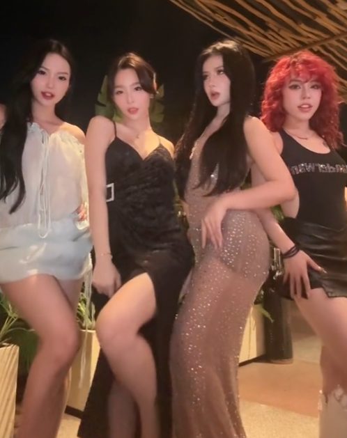 Xuân Ca bất ngờ làm ca sĩ song ca cùng Phúc Du, khán giả nhận xét Xuân Ca bất ngờ làm ca sĩ song ca cùng Phúc Du, khán giả nhận xét