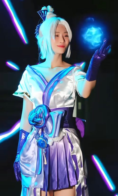 Khoe màn cosplay Natalya, Lê Bống khiến fan xót xa- Ảnh 7. Khoe màn cosplay Natalya, Lê Bống khiến fan xót xa- Ảnh 7.