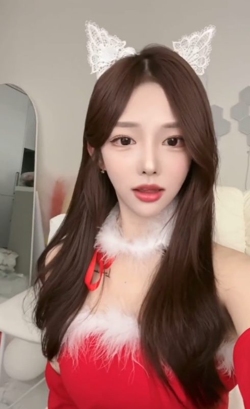 Nữ streamer nổi tiếng gặp