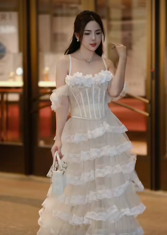 Xuất hiện với diện mạo Xuất hiện với diện mạo