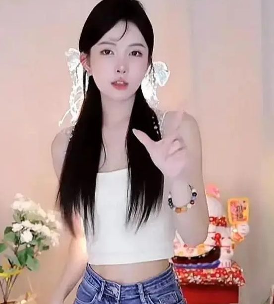 Nữ streamer xinh đẹp bất ngờ qua đời tại nhà riêng, nghi do Nữ streamer xinh đẹp bất ngờ qua đời tại nhà riêng, nghi do