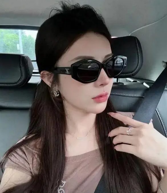 Nữ streamer xinh đẹp bất ngờ qua đời tại nhà riêng, nghi do Nữ streamer xinh đẹp bất ngờ qua đời tại nhà riêng, nghi do