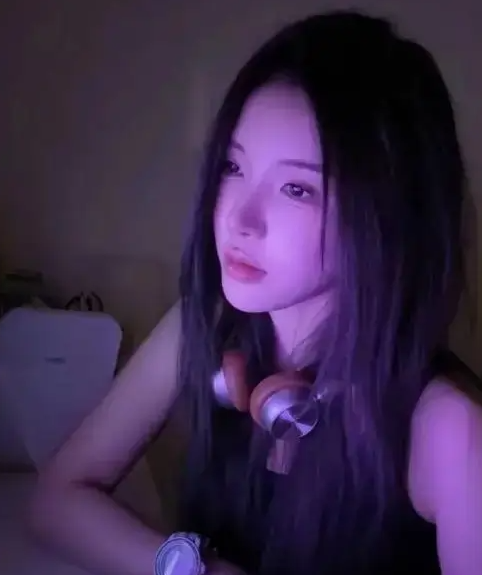 Nữ streamer xinh đẹp bất ngờ qua đời tại nhà riêng, nghi do Nữ streamer xinh đẹp bất ngờ qua đời tại nhà riêng, nghi do