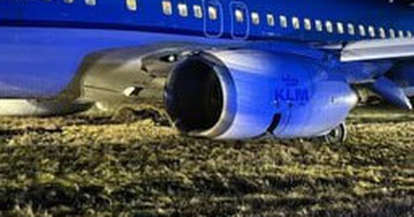 Máy bay Hà Lan chở 176 hành khách trượt khỏi đường băng screenshot 2024 12 29 230906 1 23131025 1735519146630141912798 0 44 160 300 crop 1735519153267778233236jpg