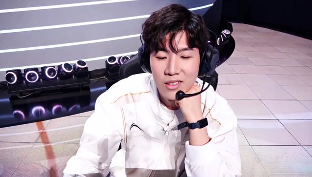 TheShy tiết lộ cả đội chưa tập với nhau được bữa nào vì vướng lịch trình và cơ sở của IG cũng chưa chuẩn bị xong TheShy tiết lộ cả đội chưa tập với nhau được bữa nào vì vướng lịch trình và cơ sở của IG cũng chưa chuẩn bị xong