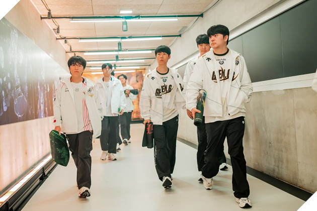 LMHT: LPL dua ra nhan dinh rang chinh T1 dang khien LCK thut lui 4 LMHT: LPL đưa ra nhận định rằng chính T1 đang khiến LCK thụt lùi