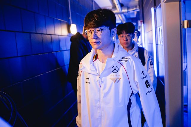 Nhưng giấu bài như T1 cũng là một dạng chiến thuật Nhưng giấu bài như T1 cũng là một dạng chiến thuật