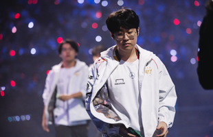 Drama chuyển nhượng bùng nổ, nghi vấn T1 bị "chơi xấu" 29 Drama chuyển nhượng bùng nổ, nghi vấn T1 bị "chơi xấu" t1 zeus chuyen nhuong drama 5 1732061729250394444757 0 0 375 600 crop 1732061732250227659409png