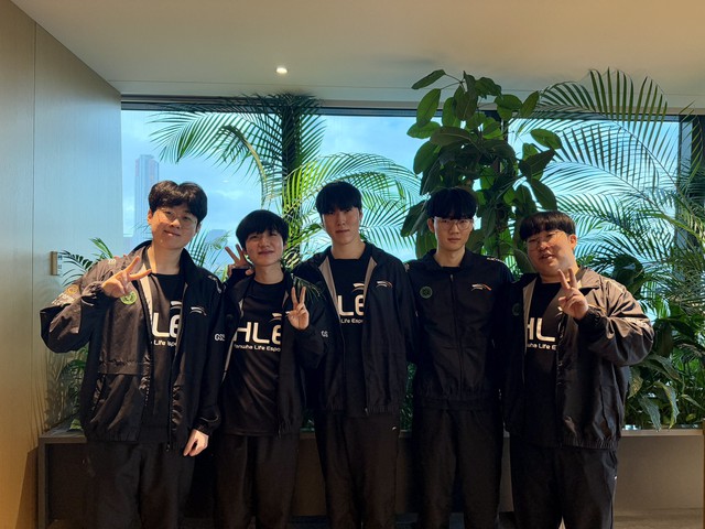 Mùa giải chưa bắt đầu nhưng áp lực cho HLE là rất lớn Mùa giải chưa bắt đầu nhưng áp lực cho HLE là rất lớn