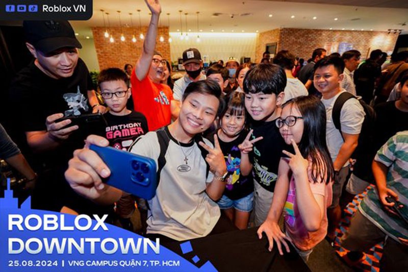 Ngày hội trải nghiệm Roblox VNG thu hút hàng ngàn người hâm mộ mọi lứa tuổi Ngày hội trải nghiệm Roblox VNG thu hút hàng ngàn người hâm mộ mọi lứa tuổi