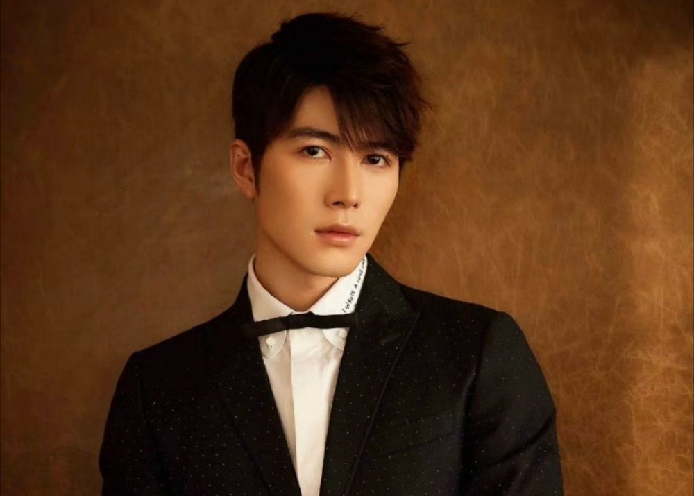 Mỹ nam cứ đóng phim với ai là người đó bị phong sát, đẹp như tượng tạc nhưng xui xẻo không ai bằng- Ảnh 2. Mỹ nam cứ đóng phim với ai là người đó bị phong sát, đẹp như tượng tạc nhưng xui xẻo không ai bằng- Ảnh 2.