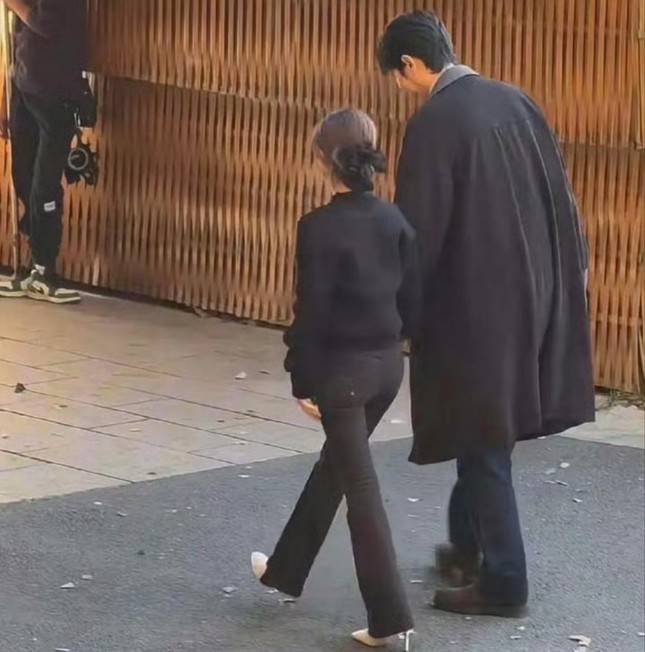 Lưu Diệc Phi khiến Triệu Lộ Tư rơi vào tình huống xấu hổ- Ảnh 7.