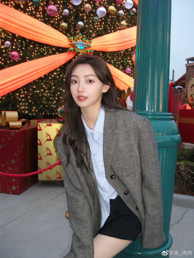 MC dẫn chương trình bình luận World Cup từng là hoa khôi thời sinh viên 005fiydaly1h8atkmed7rj316p1kx4qp 1669782082708462647933 16698172742111919262415 1669952512487 166995251267349927965