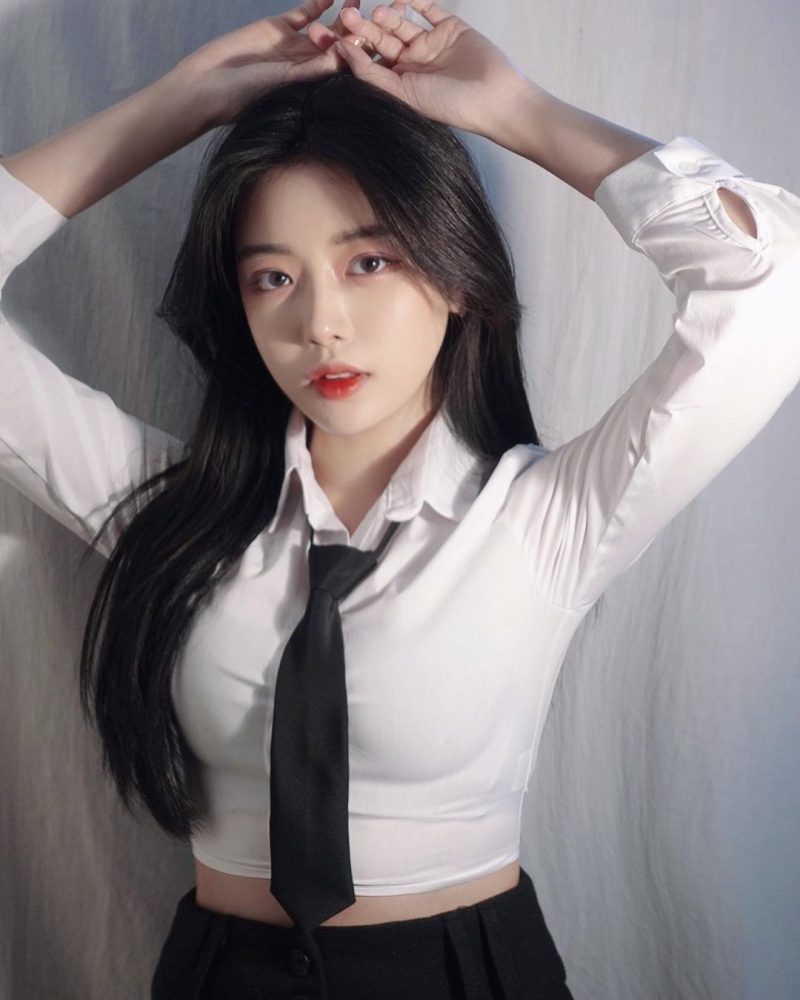 006wgskjgy1gnxzjnjvo1j30u011in0b Cùng chiêm ngưỡng vẻ đẹp thuần khiết của cô nàng hotgirl Hàn Quốc