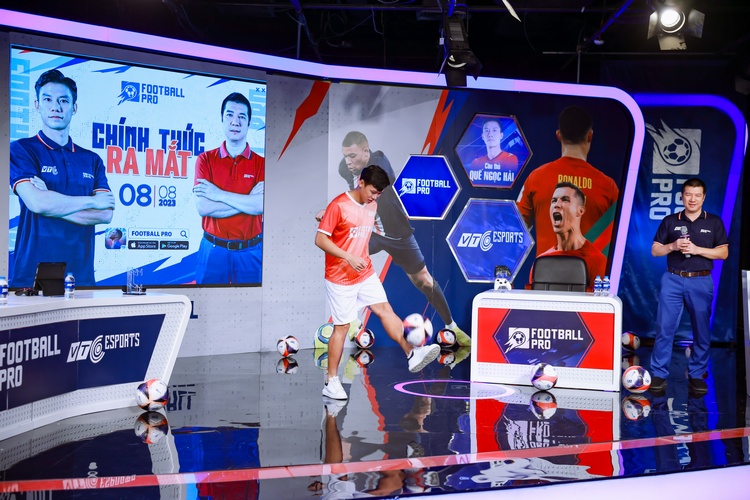 0108-football-pro-vtc-7 VTC Mobile mở họp báo ra mắt tựa game Football Pro VTC tại thị trường Việt Nam 0108 football pro vtc 7