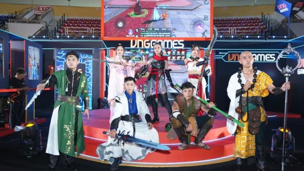 Người chơi Thiên Long Bát Bộ 2 VNG rủ nhau đi “hội chợ”, cháy hết mình cùng VNGGames 38 Người chơi Thiên Long Bát Bộ 2 VNG rủ nhau đi “hội chợ”, cháy hết mình cùng VNGGames 0504 vietnam gameverse 2023 3jpg