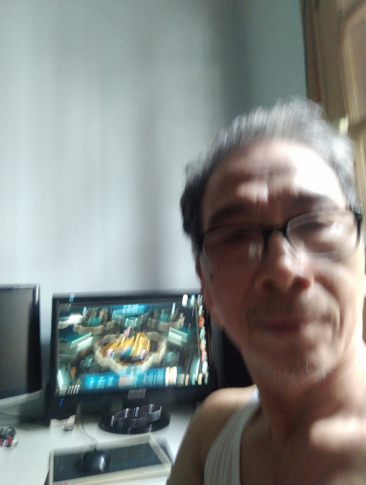 "Dưỡng sinh lạ" như các cụ U70: Lái phi cơ dame trụ căng đét, chơi game Phi Đội bốc nhất dòng không chiến tại Việt Nam 0609 phi doi 2022 3