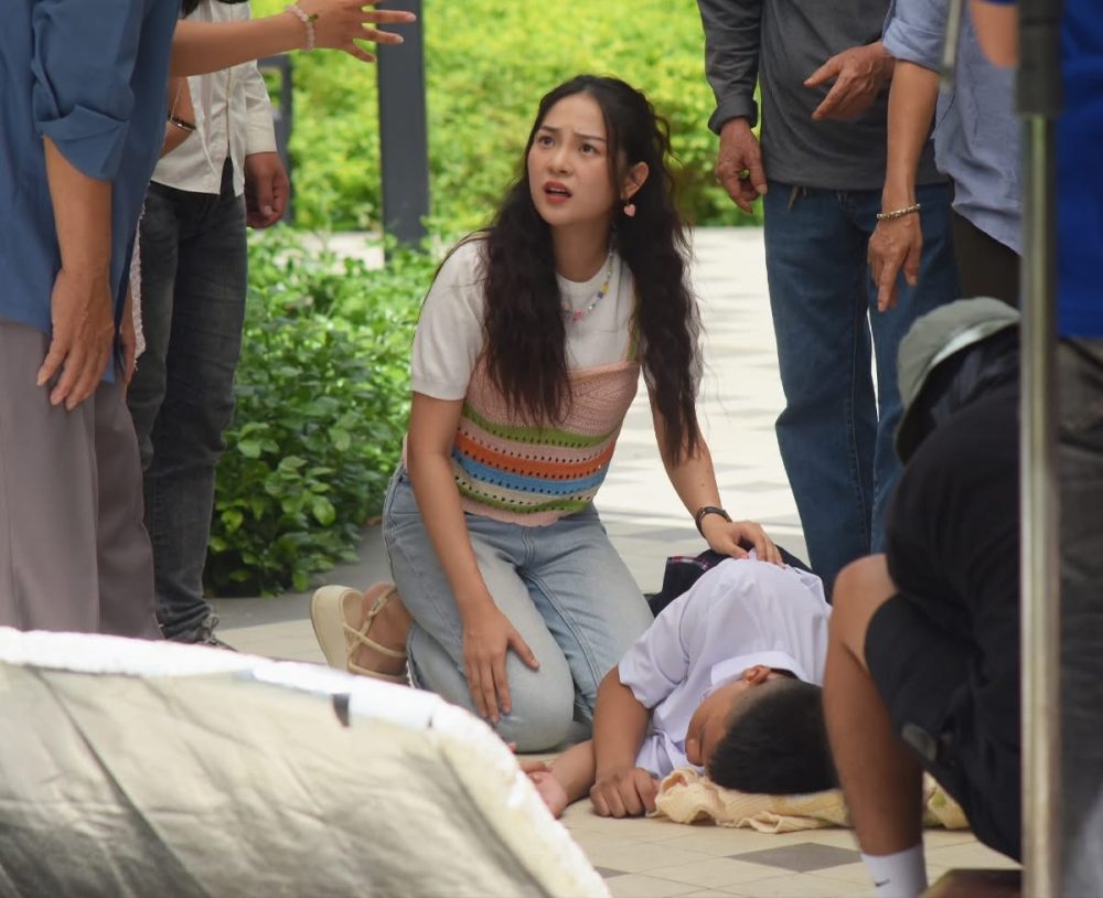 Mỹ nhân Việt bị chê tơi tả vì mặc đồ quá xấu, váy áo loè loẹt khiến netizen Mỹ nhân Việt bị chê tơi tả vì mặc đồ quá xấu, váy áo loè loẹt khiến netizen