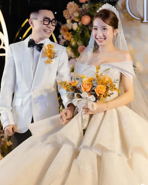 128 Lê Thị Khánh Huyền hoá nữ thần làm xao xuyến trái tim fan hâm mộ 128