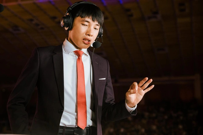 Tùng Họa Mi trước khi thành bình luận viên đã phải làm từ shipper đến bán tất chân phụ nữ 15 4