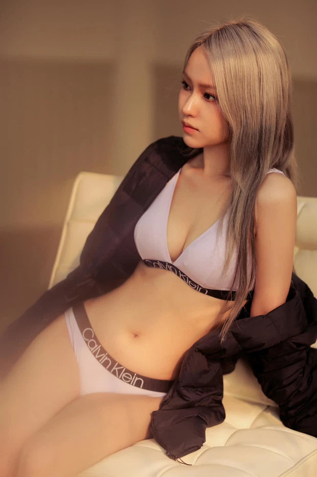 Chưa chính thức vào hè, các nữ streamer làng game đã “hun nóng” không khí với trang phục khoe “eo con kiến - Ảnh 5.