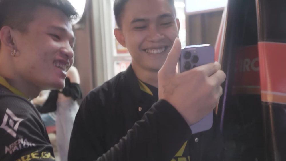 Vào bán kết AIC 2022, V Gaming đã kiếm được số tiền thưởng giúp các tuyển thủ trở thành “tỉ phú” - Ảnh 4. Vào bán kết AIC 2022, V Gaming đã kiếm được số tiền thưởng giúp các tuyển thủ trở thành “tỉ phú” - Ảnh 4.