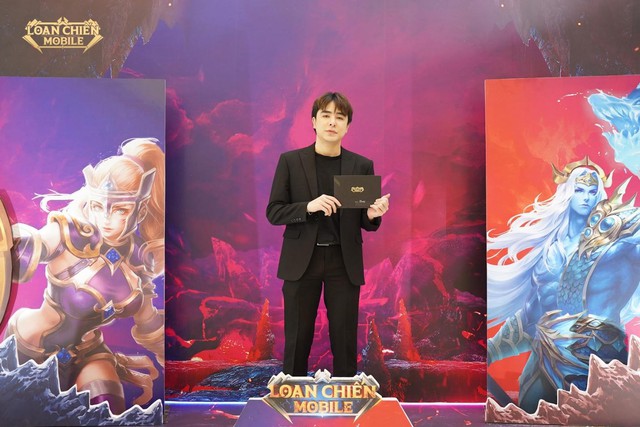 Úp mở khả năng trở lại thi đấu chuyên nghiệp với Loạn Chiến Mobile, huyền thoại về “Ma Vương” Zeros liệu có hồi sinh? - Ảnh 4. Úp mở khả năng trở lại thi đấu chuyên nghiệp với Loạn Chiến Mobile, huyền thoại về “Ma Vương” Zeros liệu có hồi sinh? - Ảnh 4.