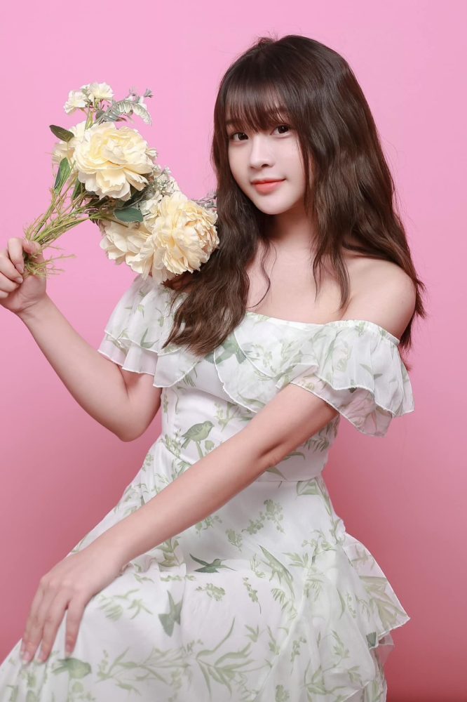 BLV nổi tiếng của Liên Quân kể chuyện xem BLACKPINK cực hài hước, hé lộ lý do "đu idol" của nữ MC đã có chồng - Ảnh 3. BLV nổi tiếng của Liên Quân kể chuyện xem BLACKPINK cực hài hước, hé lộ lý do "đu idol" của nữ MC đã có chồng - Ảnh 3.