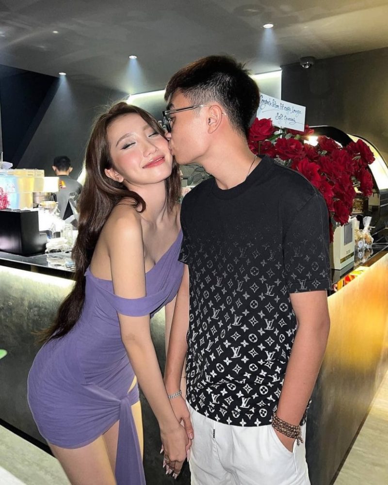 Vợ vạ miệng khiến hôn nhân ồn ào, chồng hot TikToker Huyền 2k4 bất ngờ chạm mặt tình cũ - Ảnh 2. Vợ vạ miệng khiến hôn nhân ồn ào, chồng hot TikToker Huyền 2k4 bất ngờ chạm mặt tình cũ - Ảnh 2.