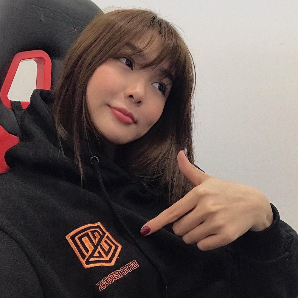 Hot girl xinh đẹp CS:GO lên stream của Độ Mixi tiết lộ chuyện tình duyên lận đận và cái kết nức nở - Ảnh 3. Hot girl xinh đẹp CS:GO lên stream của Độ Mixi tiết lộ chuyện tình duyên lận đận và cái kết nức nở - Ảnh 3.